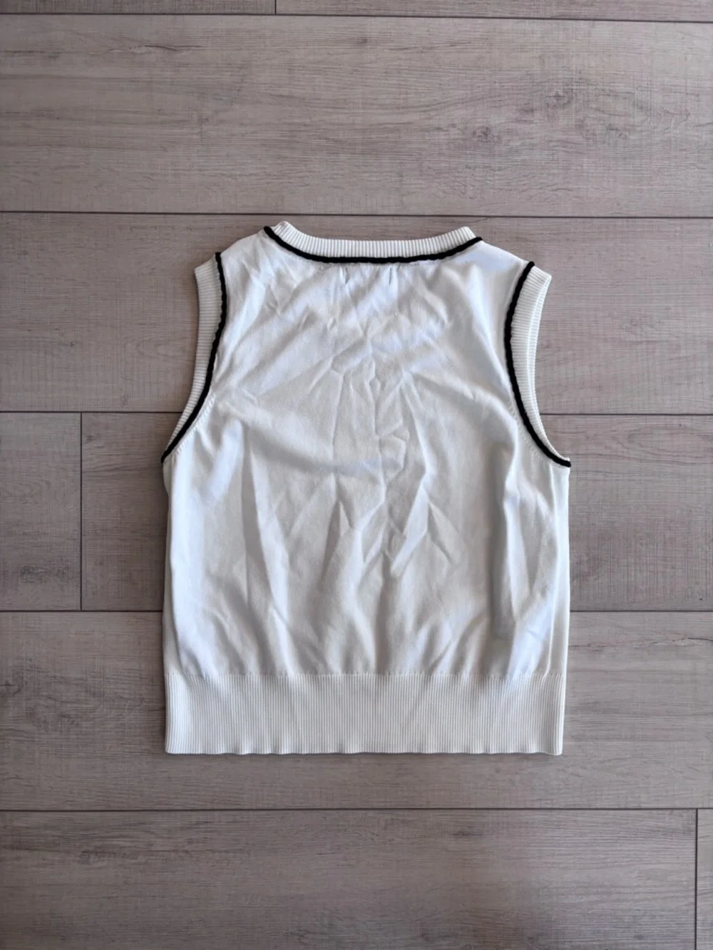 Karl Lagerfeld White Knit Sleeveless Sweater Vest Embroidered Logo Black Trim L - Picture 5 of 6